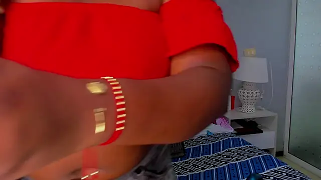 TANISHA HILL online show from October 7, 7:33 pm