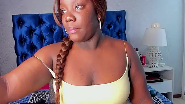 TANISHA HILL online show from October 20, 7:36 pm