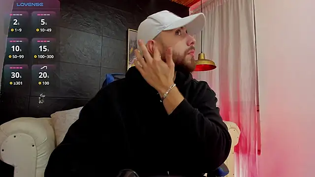 Maximo Wolff online show from November 2, 8:00 pm