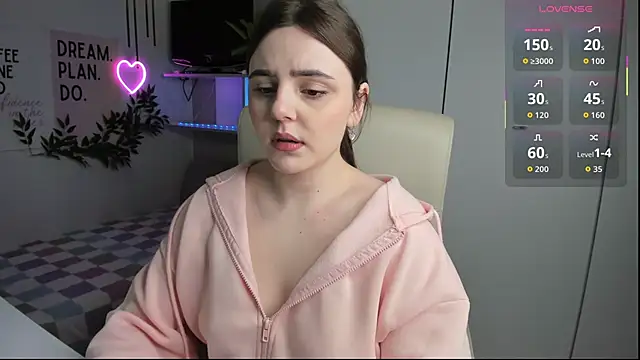 LiaWoow online show from September 28, 6:41 am