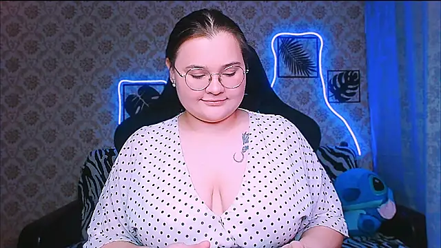 Snapshot of InLoveWithLife26 chatting on November 7, 10:04 am InLoveWithLife26 online show from November 7, 10:04 am