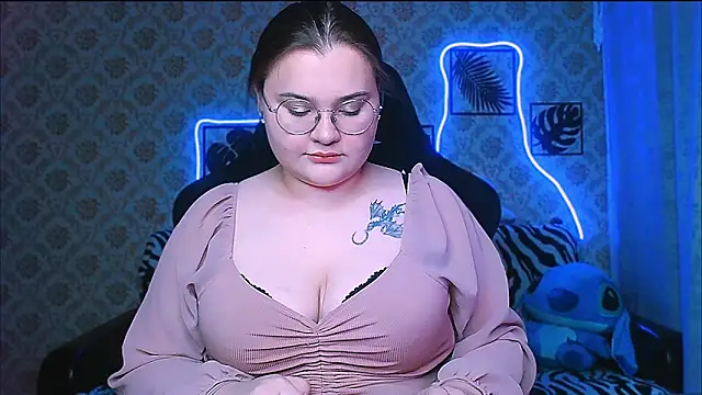 Snapshot of InLoveWithLife26 chatting on November 16, 5:29 pm InLoveWithLife26 online show from November 16, 5:29 pm