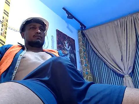 Snapshot of ElCaballeroNegro24 chatting on October 28, 3:43 am ElCaballeroNegro24 online show from October 28, 3:43 am