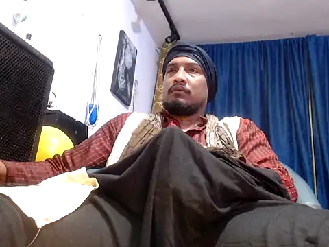 Snapshot of ElCaballeroNegro24 chatting on November 18, 5:01 am ElCaballeroNegro24 online show from November 18, 5:01 am