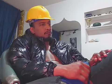 Snapshot of ElCaballeroNegro24 chatting on November 26, 1:39 am ElCaballeroNegro24 online show from November 26, 1:39 am