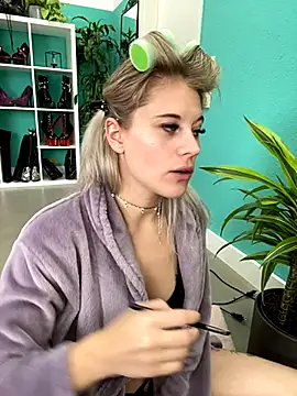 TheRealJessyLey online show from October 3, 9:17 am