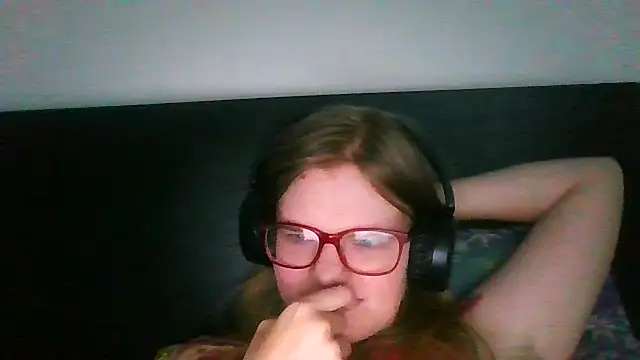 Moonolighta online show from September 30, 7:02 am