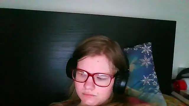 Moonolighta online show from November 9, 8:34 am