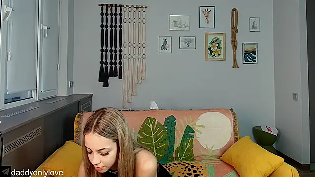 daddyonlyloveme online show from September 10, 8:20 pm