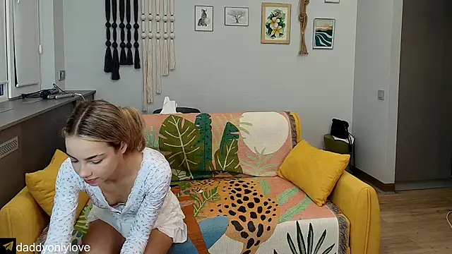 daddyonlyloveme online show from September 14, 8:19 pm