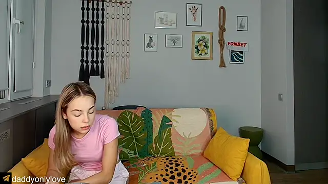 daddyonlyloveme online show from September 18, 8:11 pm