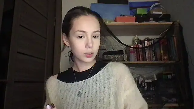 Yuna5343 online show from November 7, 9:15 pm