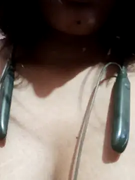 kaviyaponnu0987 online show from November 2, 10:39 am