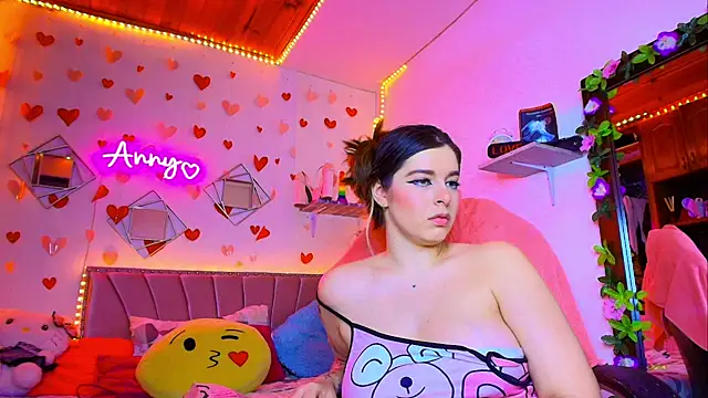 Snapshot of Anny_Hurtado chatting on September 28, 6:19 am Anny Hurtado online show from September 28, 6:19 am