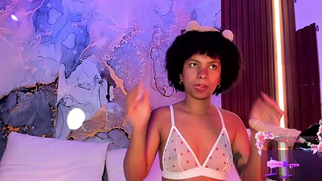 Lolalewis777 online show from September 21, 2:19 pm