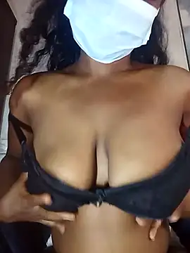 Snapshot of MickMicky chatting on October 15, 3:28 am MickMicky online show from October 15, 3:28 am