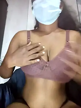 Snapshot of MickMicky chatting on October 17, 3:20 am MickMicky online show from October 17, 3:20 am