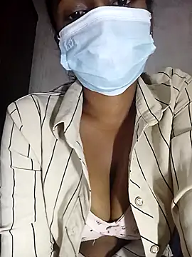 Snapshot of MickMicky chatting on October 26, 1:00 am MickMicky online show from October 26, 1:00 am