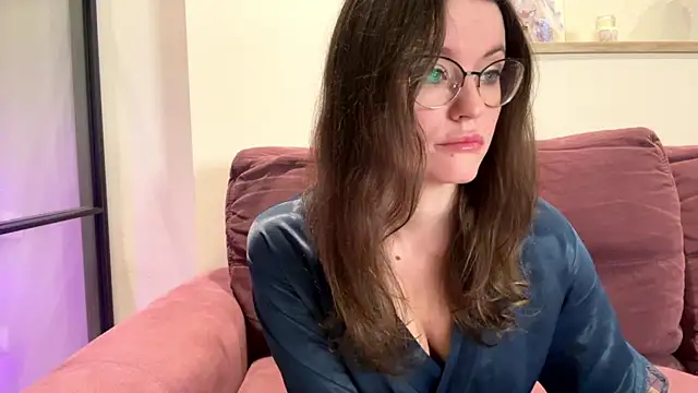 mia shine bright wow online show from September 17, 3:41 am