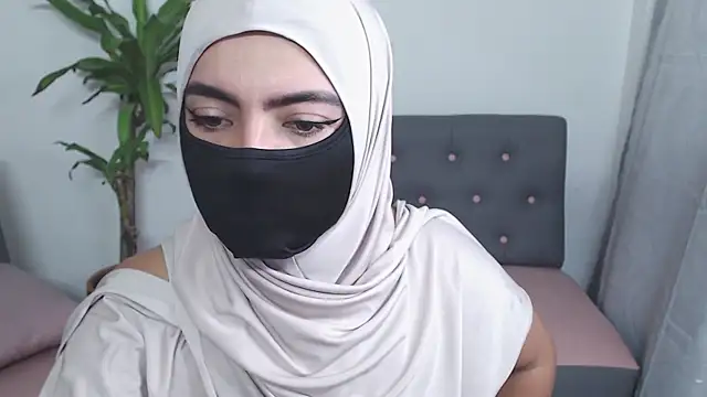 jade nassar online show from October 15, 8:42 pm