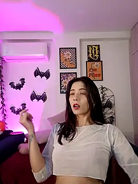 Snapshot of mishelkrave_ chatting on October 28, 10:23 pm mishelkrave online show from October 28, 10:23 pm