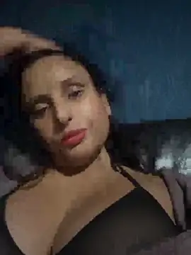 Snapshot of Angelaarayexx chatting on October 27, 12:15 am Angelaarayexx online show from October 27, 12:15 am