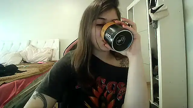 Snapshot of Becca_B chatting on October 7, 7:11 pm Becca B online show from October 7, 7:11 pm