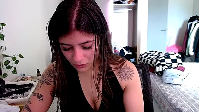 Snapshot of Becca_B chatting on October 12, 4:17 pm Becca B online show from October 12, 4:17 pm