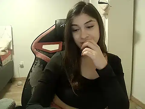 Snapshot of Becca_B chatting on November 1, 11:18 pm Becca B online show from November 1, 11:18 pm