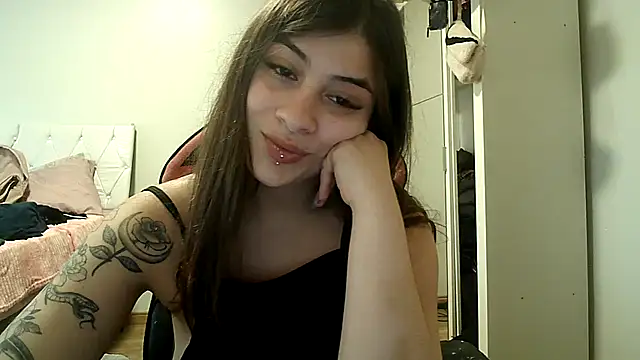 Snapshot of Becca_B chatting on November 28, 9:17 pm Becca B online show from November 28, 9:17 pm