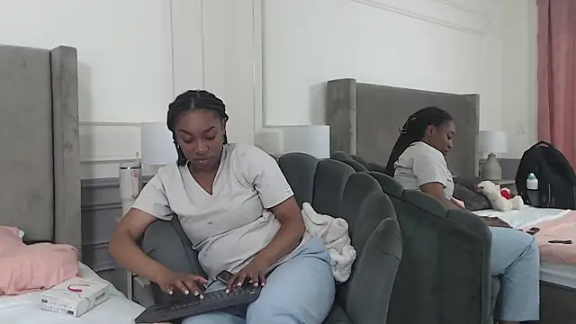 NatashaSilver online show from October 9, 1:31 pm