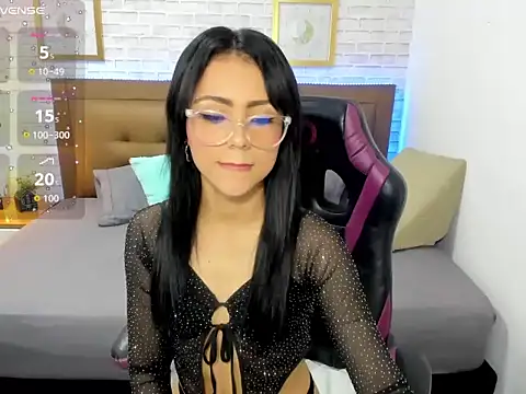 Snapshot of liittle_sunflower chatting on November 19, 1:22 pm liittle sunflower online show from November 19, 1:22 pm