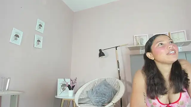 emma  rose1 online show from September 24, 7:39 pm