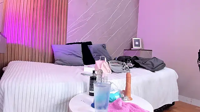 emma  rose1 online show from October 15, 2:33 am