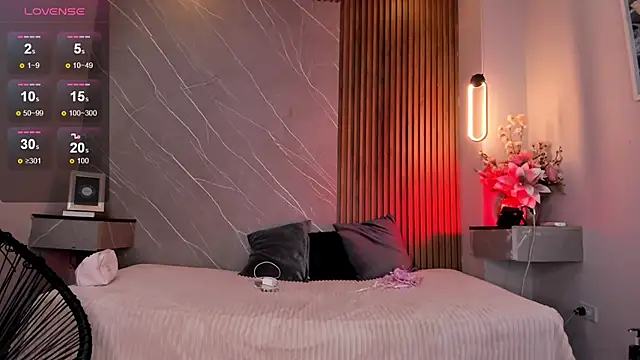 emma  rose1 online show from October 24, 2:19 am