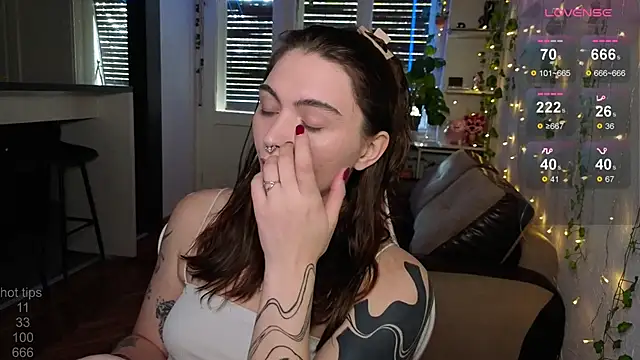 Snapshot of dorfmatratze__ chatting on November 7, 8:58 am dorfmatratze online show from November 7, 8:58 am