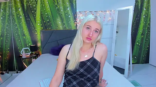 HollyTailors online show from September 30, 5:34 am