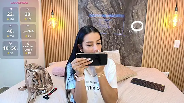 Snapshot of Alana-Jones chatting on September 10, 11:54 am Alana-Jones online show from September 10, 11:54 am