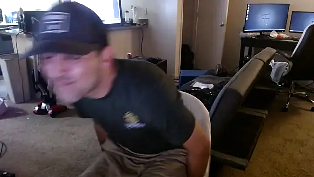 Snapshot of TypicalDepot5 chatting on October 4, 12:14 pm TypicalDepot5 online show from October 4, 12:14 pm