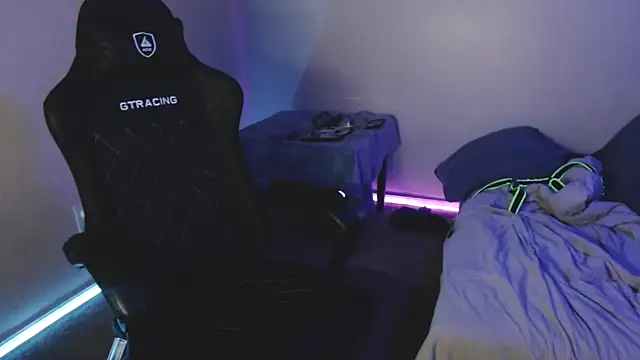 Snapshot of TypicalDepot5 chatting on November 16, 3:39 pm TypicalDepot5 online show from November 16, 3:39 pm