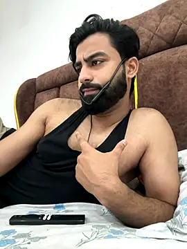 Snapshot of hottestboy03 chatting on October 3, 5:15 am hottestboy03 online show from October 3, 5:15 am