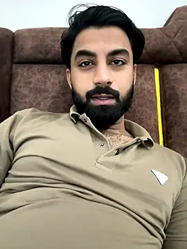 Snapshot of hottestboy03 chatting on November 29, 6:05 am hottestboy03 online show from November 29, 6:05 am