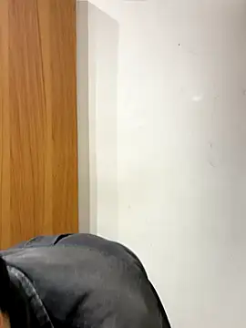 Snapshot of hottestboy03 chatting on December 1, 5:45 am hottestboy03 online show from December 1, 5:45 am