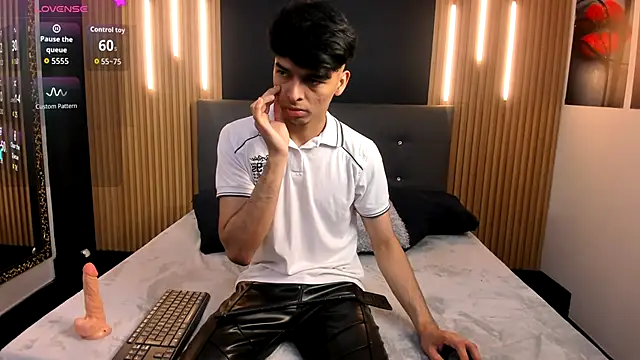 OnlyJos online show from October 28, 7:49 pm