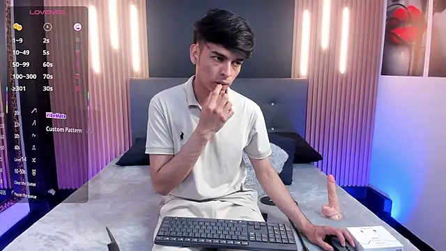 OnlyJos online show from November 11, 8:09 pm