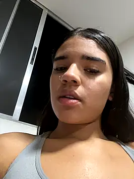 Snapshot of Miagomezx chatting on November 3, 12:02 am Miagomezx online show from November 3, 12:02 am