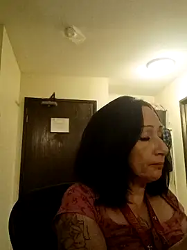 Snapshot of Dirtywhitebitch5150 chatting on November 25, 5:18 am Dirtywhitebitch5150 online show from November 25, 5:18 am