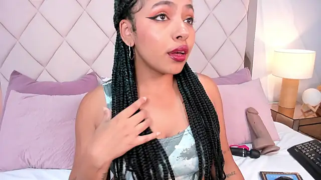 momo ayasse online show from October 17, 9:28 pm