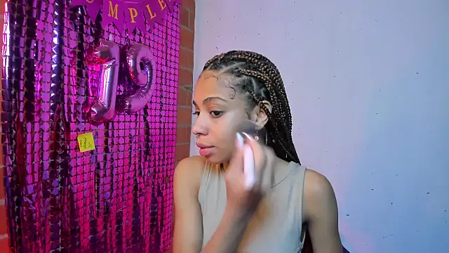 yumi hanna online show from September 8, 8:30 pm