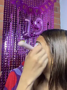 yumi hanna online show from September 14, 7:57 pm